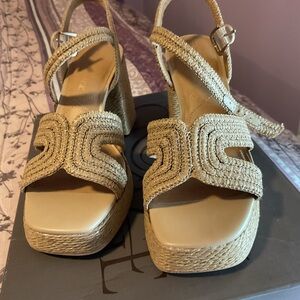 NWOT Woven Platform Sandals in Natural Beige